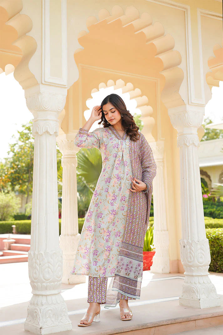 Green Rayon Blend Floral Printed Straight Kurta Trousers With Dupatta